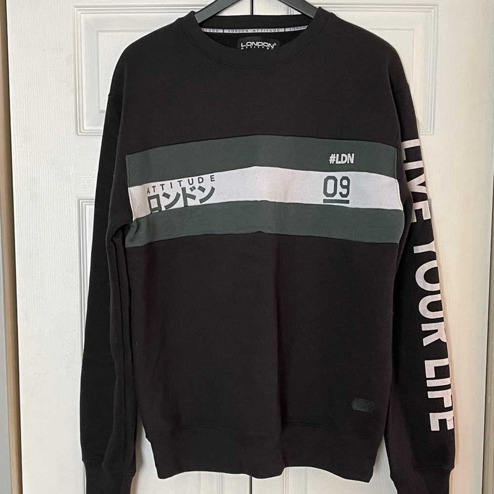 London’ Attitude sweater